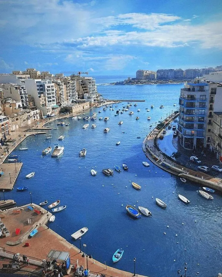 Seaside Spinola Apt In St Julians, Queen Beds Saint Julian's