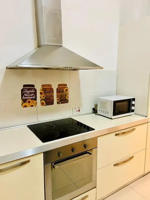 Seaside Spinola Apt In St Julians, Queen Beds Saint Julian's 0*,