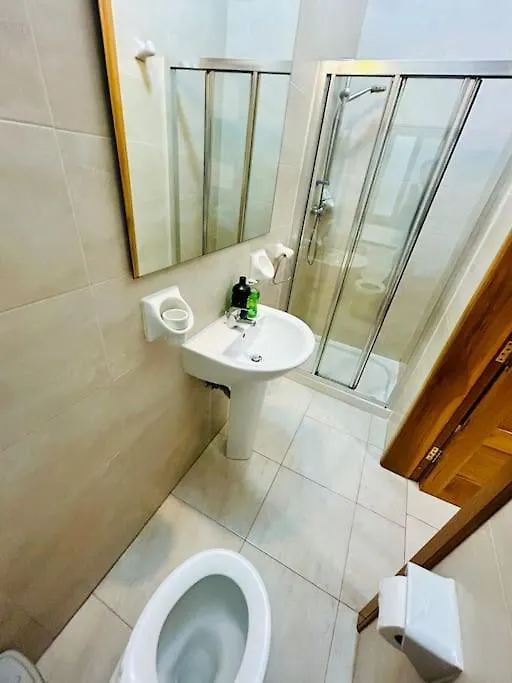 شقة Seaside Spinola Apt In St Julians, Queen Beds سانت جوليان