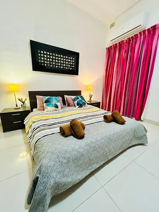 Apartment Seaside Spinola Apt In St Julians, Queen Beds Saint Julian's