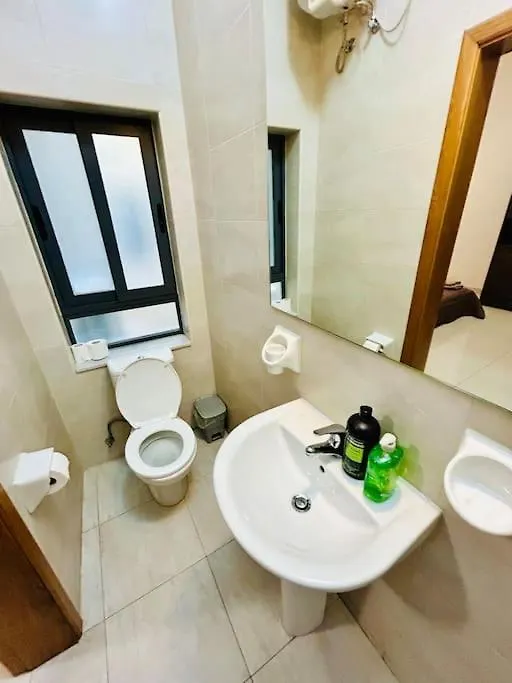 Seaside Spinola Apt In St Julians, Queen Beds Saint Julian's 0*,