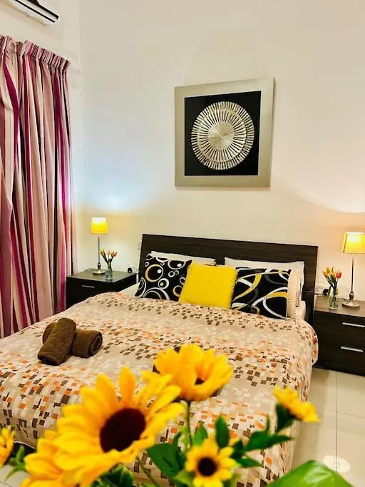 Seaside Spinola Apt In St Julians, Queen Beds Saint Julian's