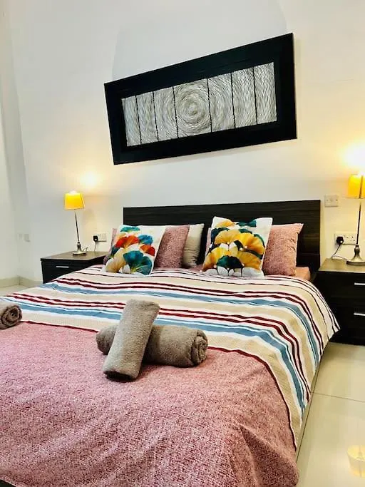 Apartment Seaside Spinola Apt In St Julians, Queen Beds Saint Julian's